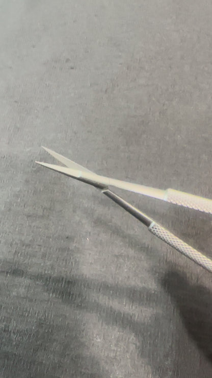 Ciseaux sourcils